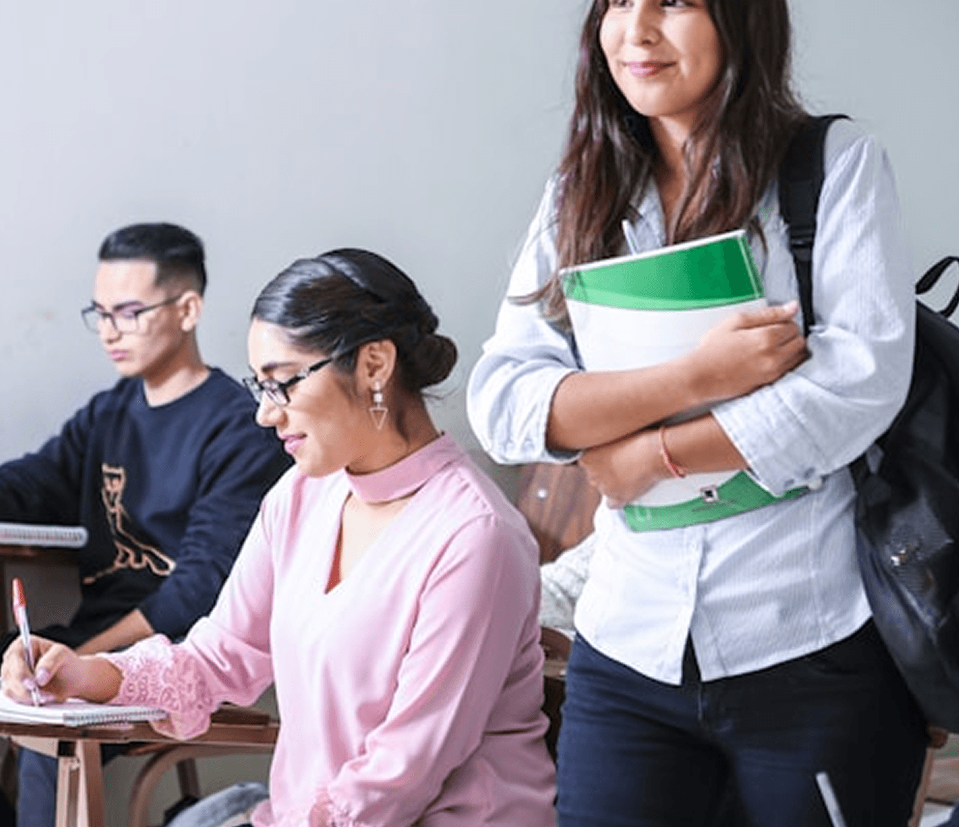 MBA students in collaborative meeting